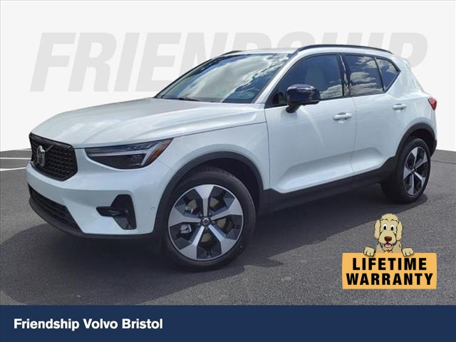 2025 Volvo XC40