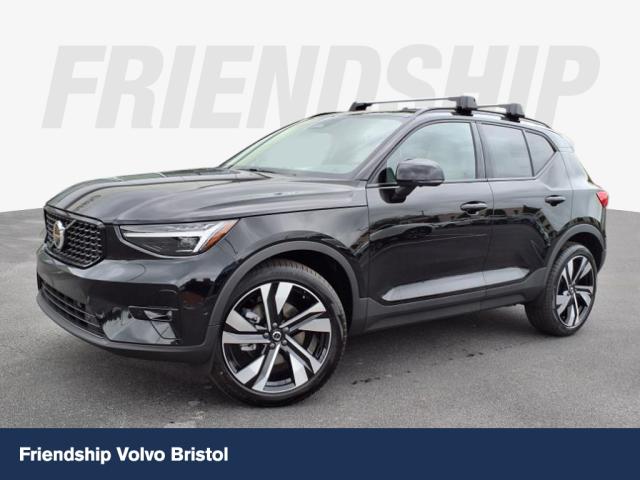 2025 Volvo XC40 B5 Ultra Dark Theme