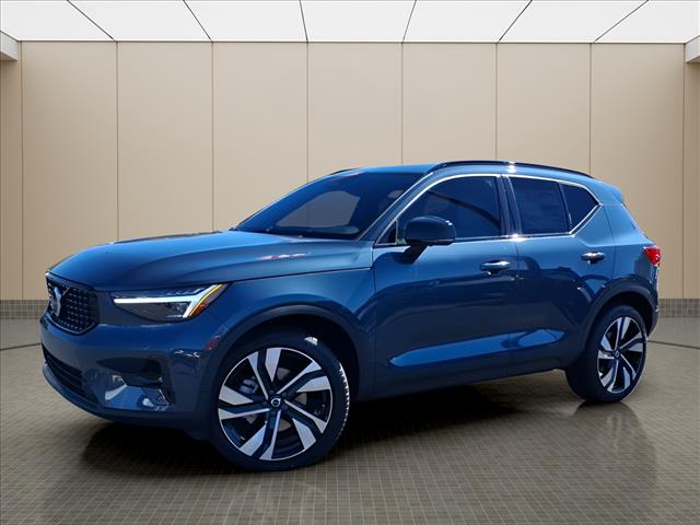2026 Volvo XC40 B5 Ultra