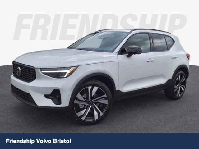 2025 Volvo XC40