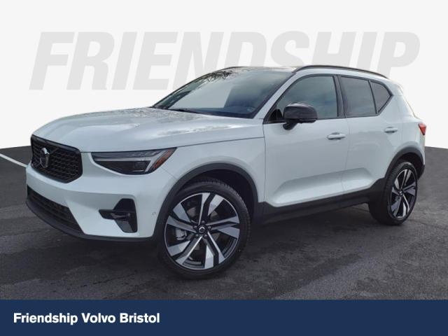 2025 Volvo XC40