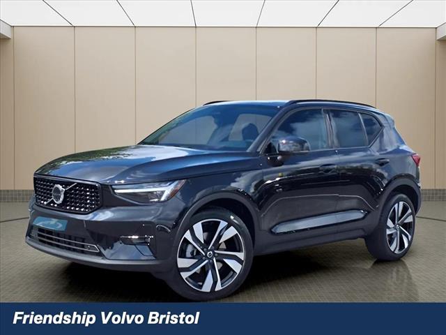 2026 Volvo XC40 B5 Ultra Dark Theme