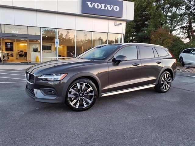2024 Volvo V60 Cross Country Ultimate