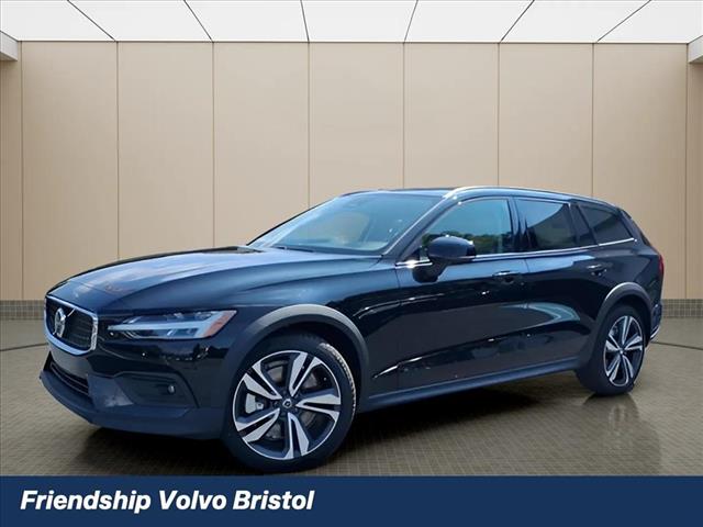 2026 Volvo V60 Cross Country B5 Plus