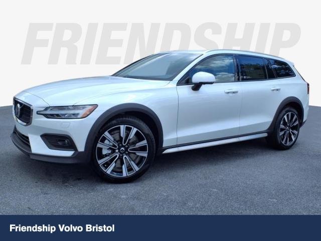 2026 Volvo V60 Cross Country B5 Ultra