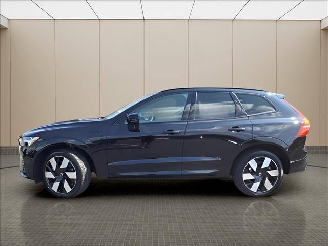 2025 Volvo XC60 T8 Plus