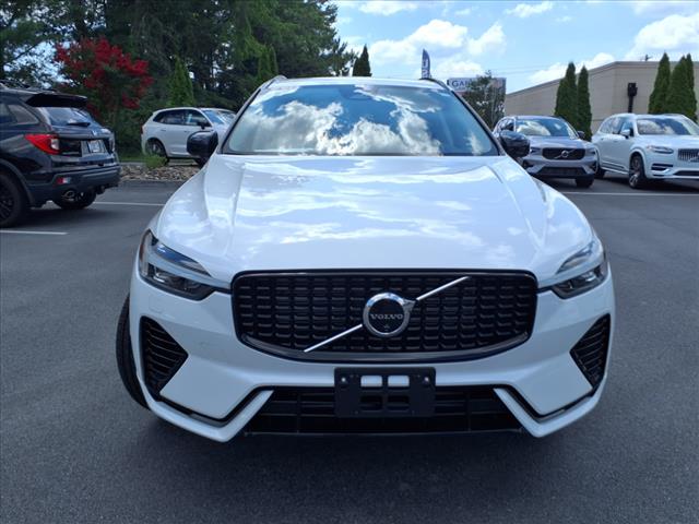 2025 Volvo XC60 T8 Plus