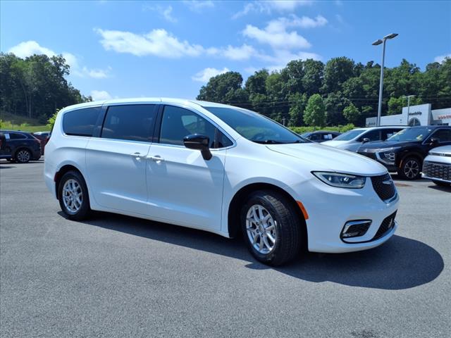 2024 Chrysler Pacifica Touring