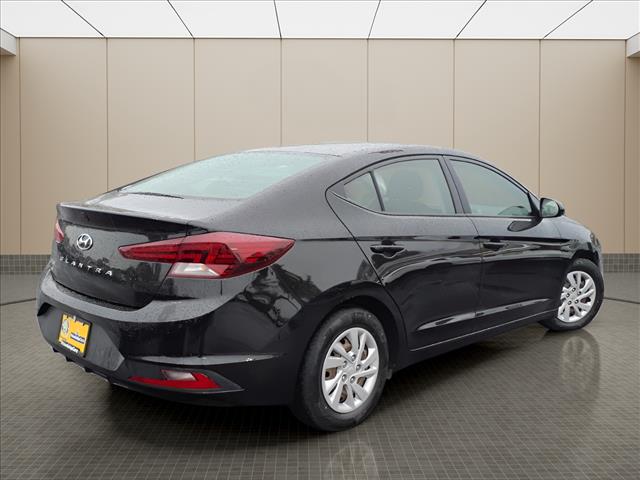 2019 Hyundai ELANTRA SE