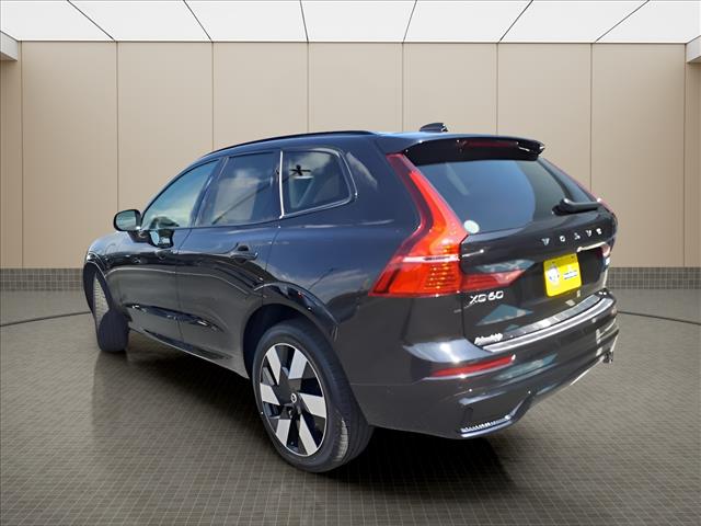 2025 Volvo XC60 T8 Plus