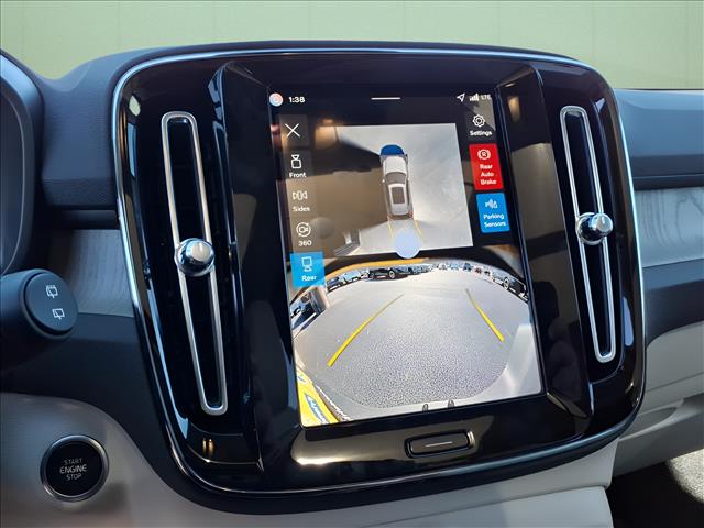 2026 Volvo XC40 B5 Ultra