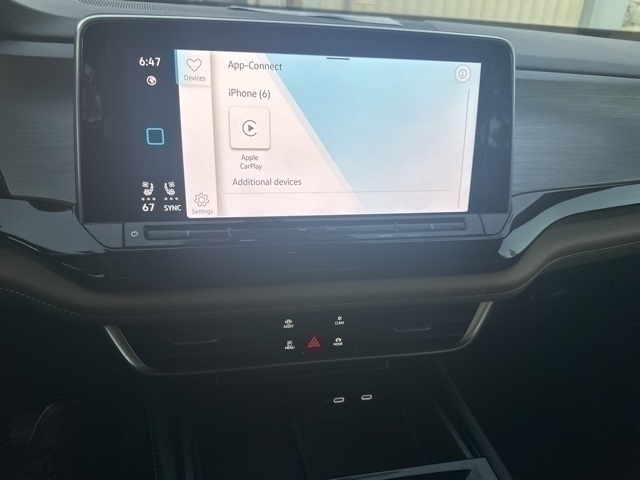 2024 Volkswagen Atlas Cross Sport 2.0T SE w/Technology