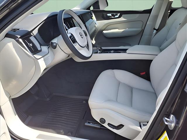 2025 Volvo XC60 T8 Plus