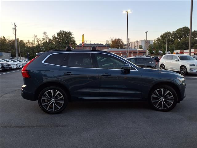 2022 Volvo XC60 B5 Momentum