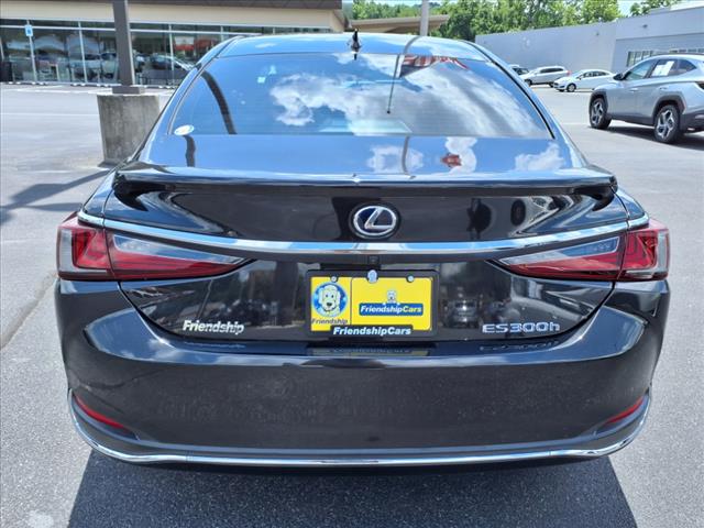 2021 Lexus ES 300h 300h
