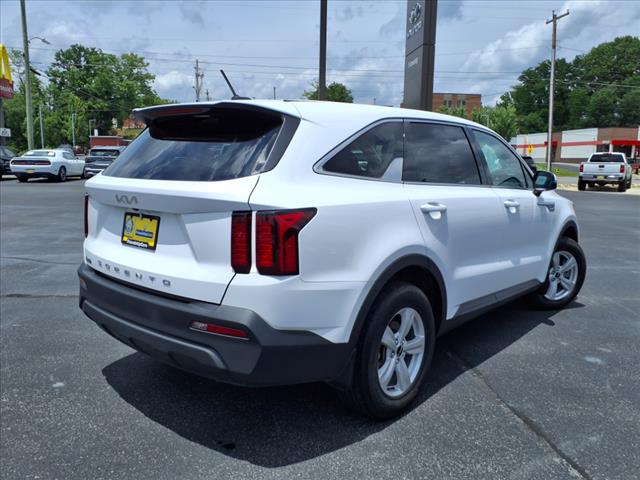 2022 Kia Sorento LX