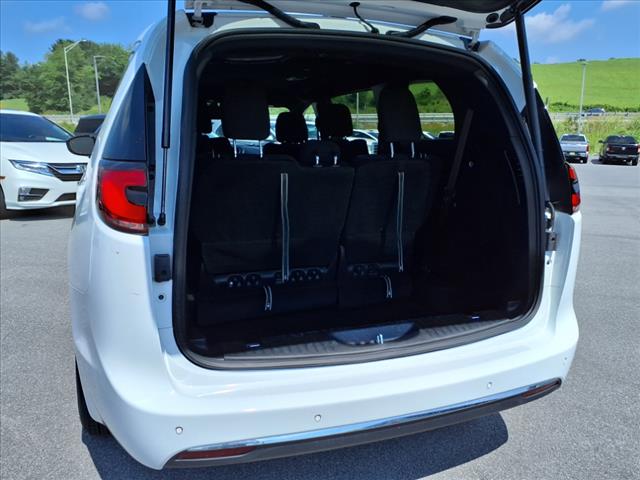 2024 Chrysler Pacifica Touring