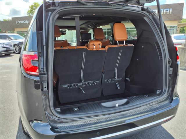 2024 Chrysler Pacifica Plug-In Hybrid Pinnacle