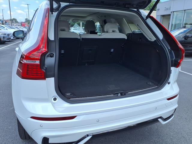 2025 Volvo XC60 T8 Plus