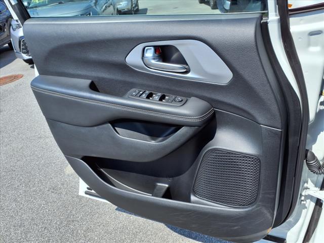 2024 Chrysler Pacifica Touring