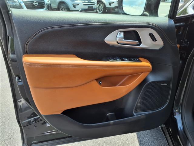 2024 Chrysler Pacifica Plug-In Hybrid Pinnacle