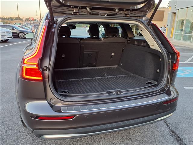 2024 Volvo V60 Cross Country Ultimate