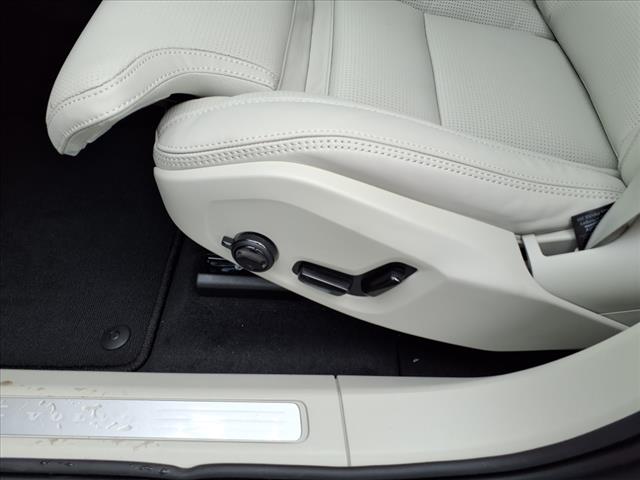 2026 Volvo XC60 T8 Ultra