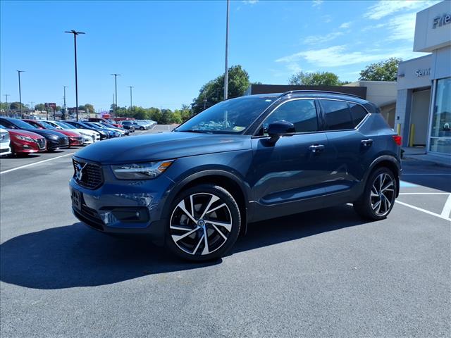 2022 Volvo XC40 R-Design