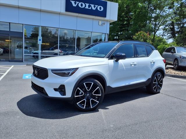 2026 Volvo XC40 