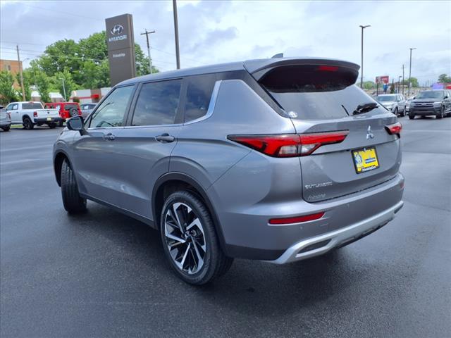 2022 Mitsubishi Outlander SE