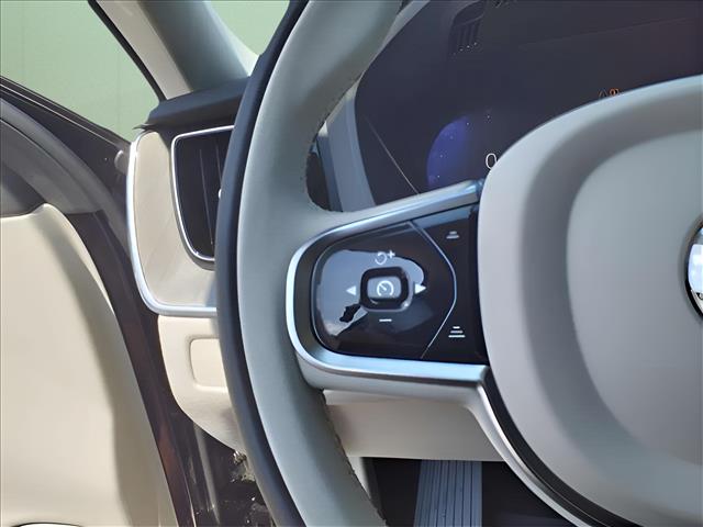 2025 Volvo XC60 T8 Plus