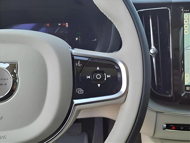 2025 Volvo XC60 T8 Plus