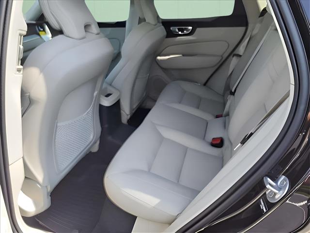 2025 Volvo XC60 T8 Plus