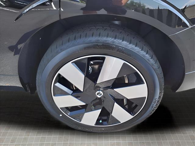 2025 Volvo XC60 T8 Plus