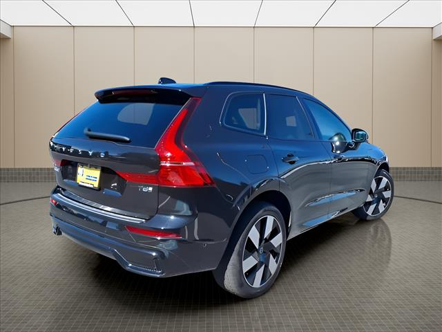 2025 Volvo XC60 T8 Plus