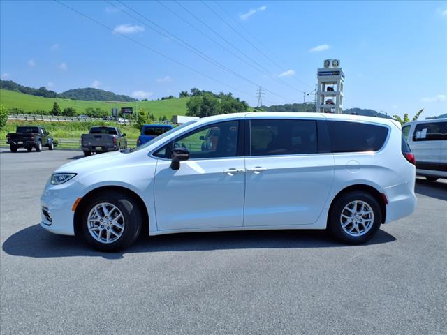 2024 Chrysler Pacifica Touring