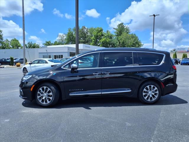 2024 Chrysler Pacifica Plug-In Hybrid Pinnacle