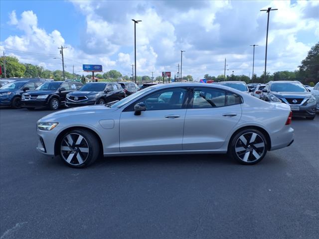 2024 Volvo S60 Recharge T8 Plus Dark Theme