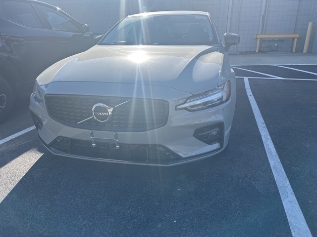 2025 Volvo S60 B5 Core