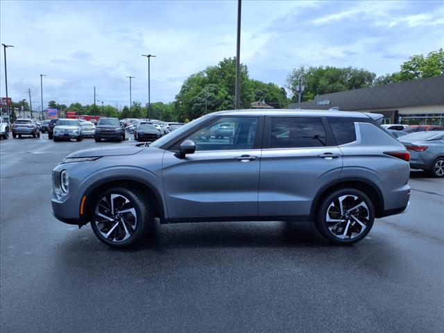 2022 Mitsubishi Outlander SE