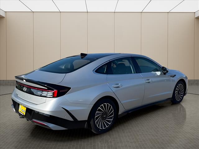 2025 Hyundai SONATA Hybrid Limited