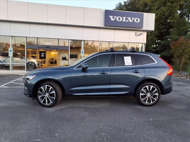 2022 Volvo XC60 B5 Momentum
