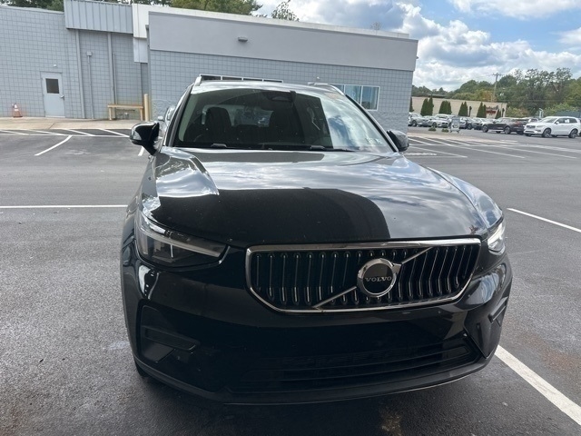 2025 Volvo XC40 B5 Core
