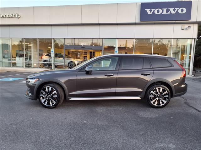 2024 Volvo V60 Cross Country Ultimate