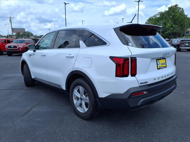 2022 Kia Sorento LX