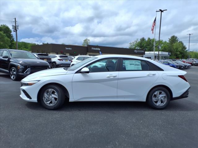 2025 Hyundai ELANTRA SE