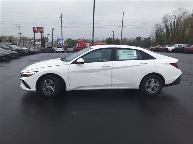 2025 Hyundai ELANTRA SE
