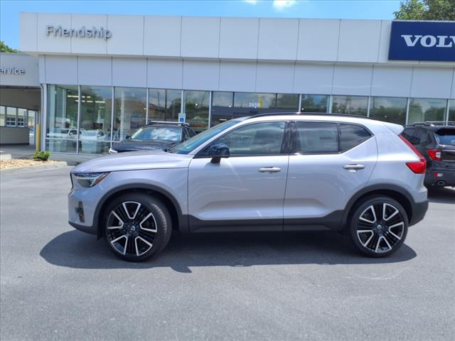 2026 Volvo XC40 B4 Plus Bright Theme