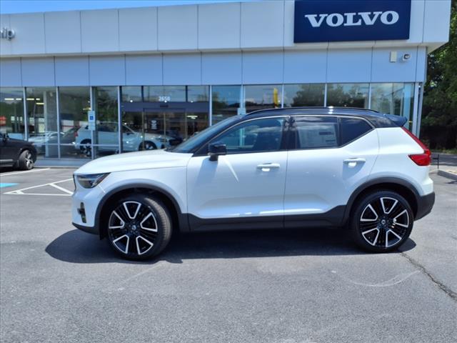 2026 Volvo XC40 
