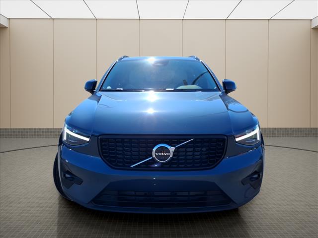 2026 Volvo XC40 B5 Ultra